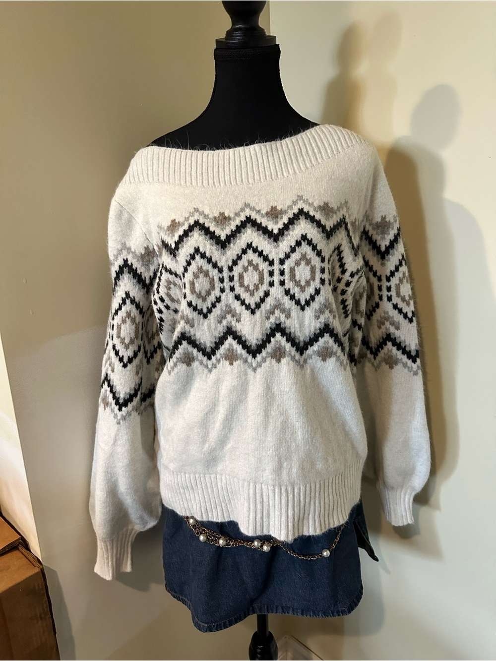 Reitmans Off-Shoulder White Fair Isle Sweater with Black and Taupe Pattern